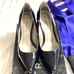 Price Drop Rampage Black Pumps